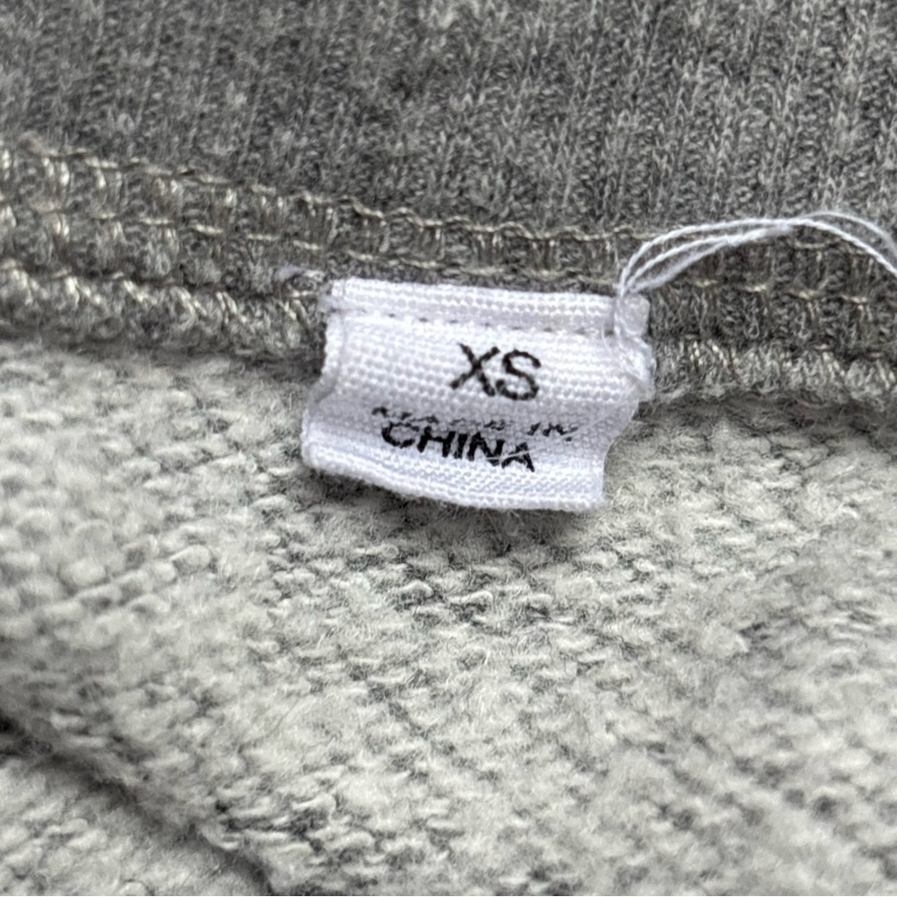 #0037 Gray Women's Sweater‎ - Picture 4 of 4